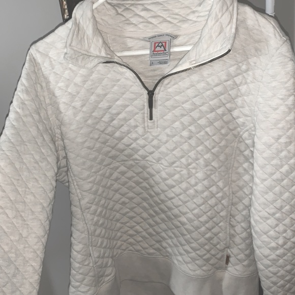 Avalanche Outdoor Co. Quarter Zip Sweatshirt - Picture 3 of 4